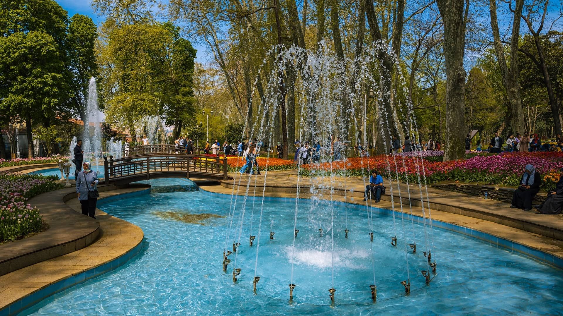 Gülhane Park's fountains and tulip beds near Topkapı Palace