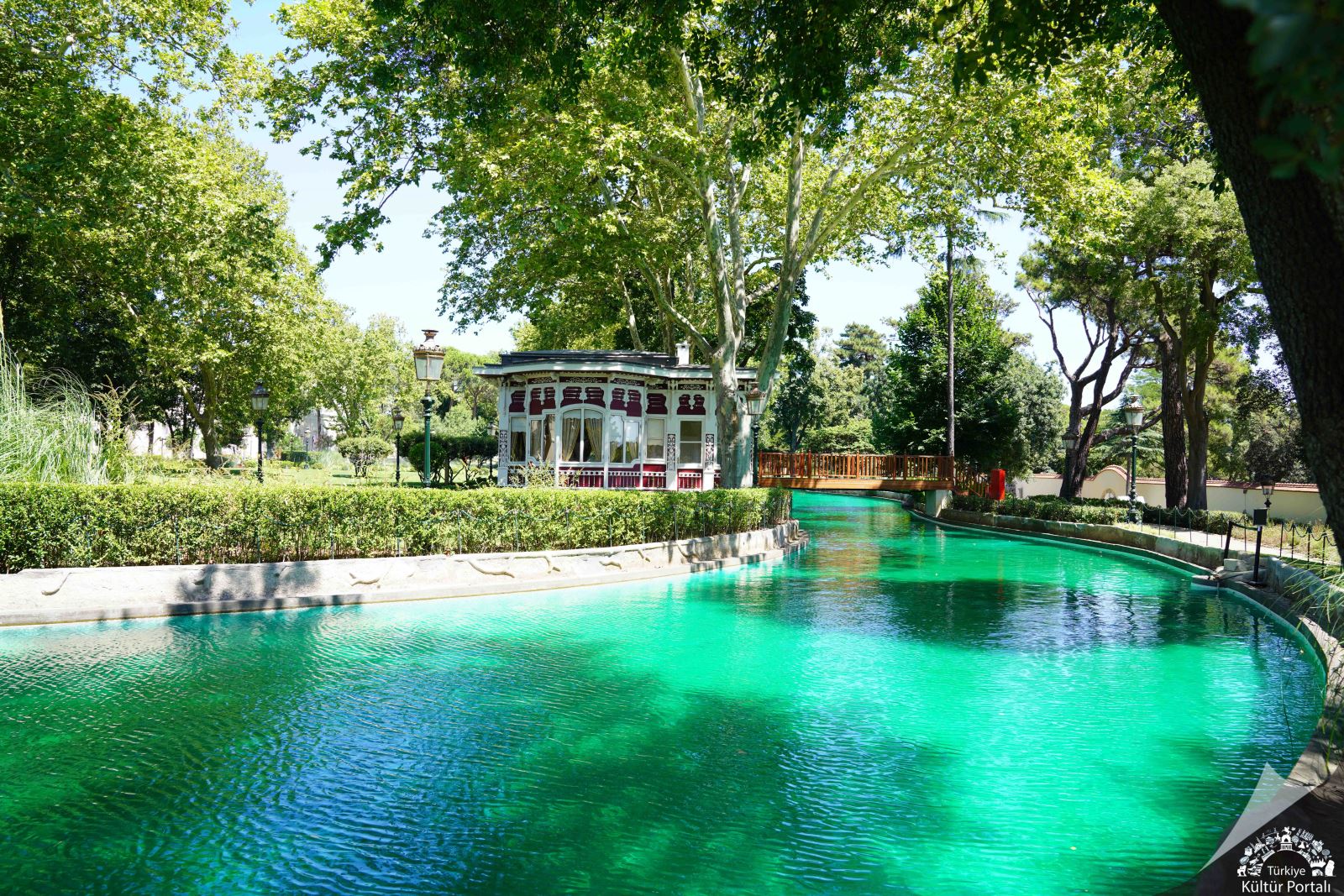 Yıldız Park's lake and gardens between Beşiktaş and Ortaköy