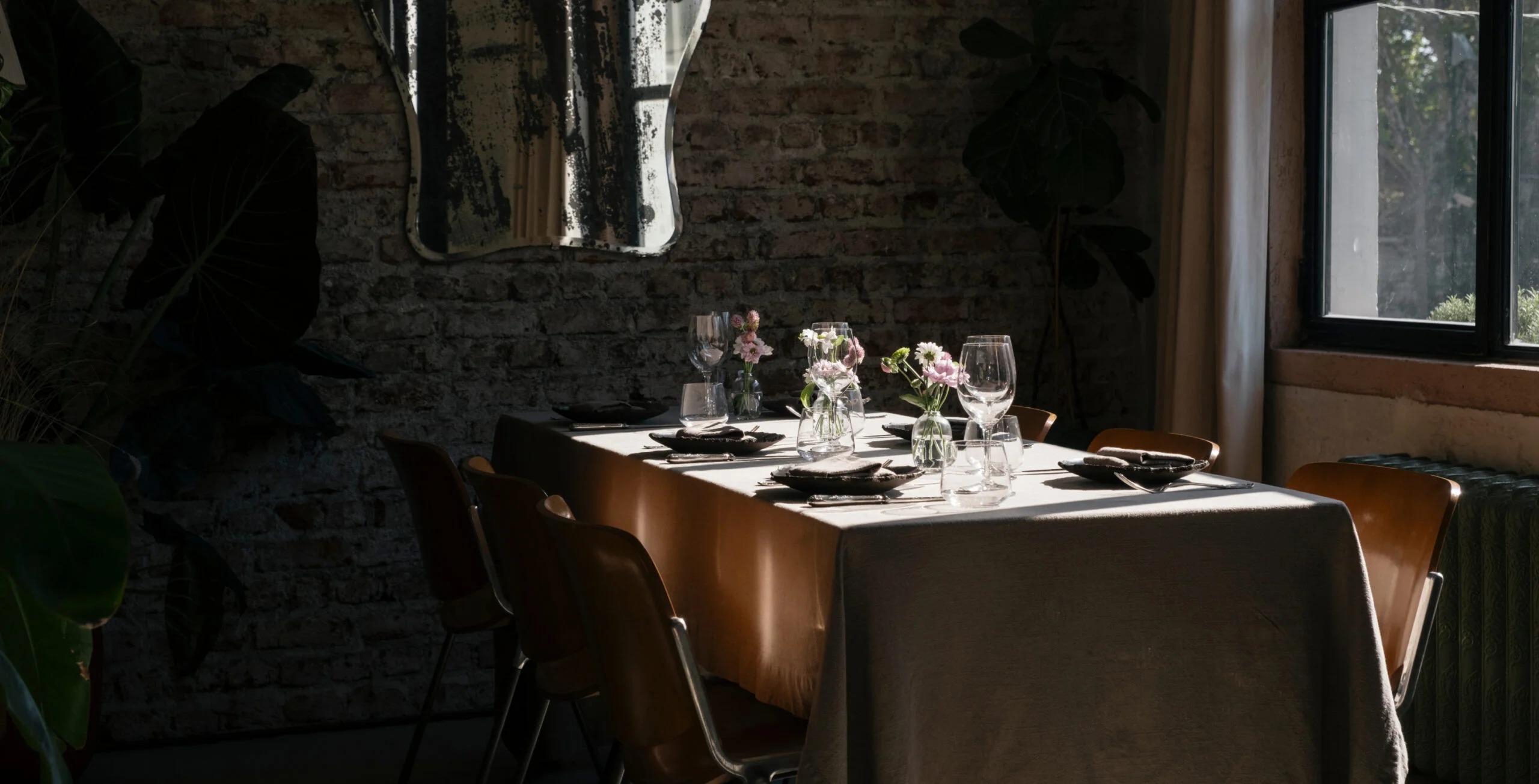 A wooden yalı on the Bosphorus shore in Yeniköy, Sarıyer, the neighbourhood around Araka